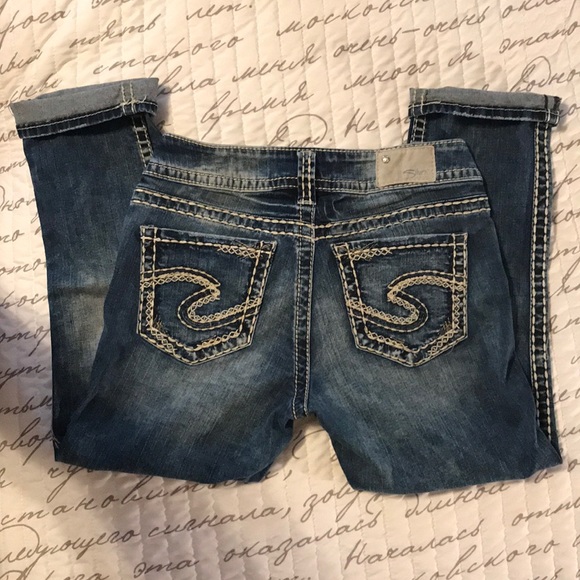 Beautiful Silver Jeans capris! - Picture 4 of 4